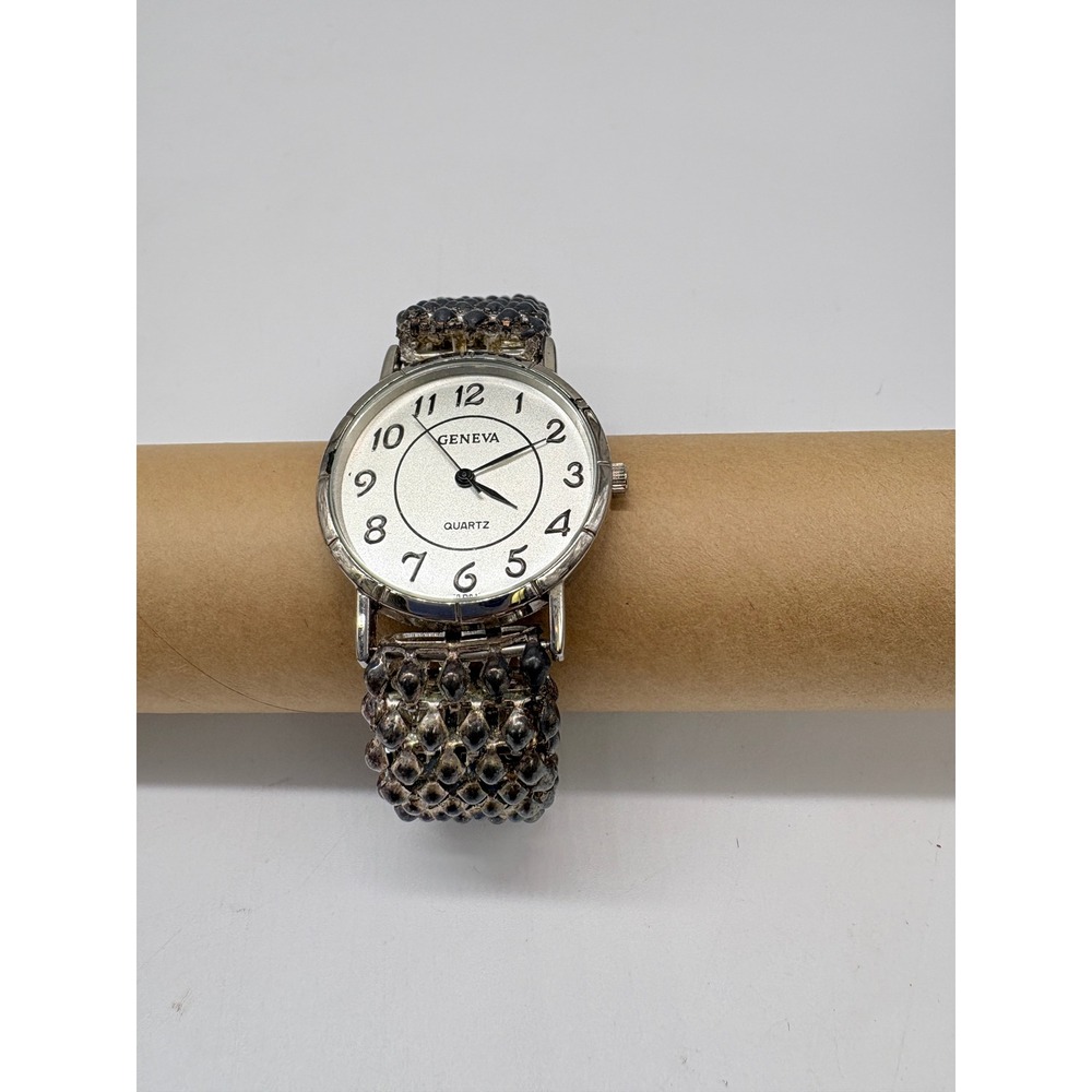 Geneva Quartz Watch Silver Tone Popcorn Mesh Magnetic Clasp Filigree Band‎ Mens